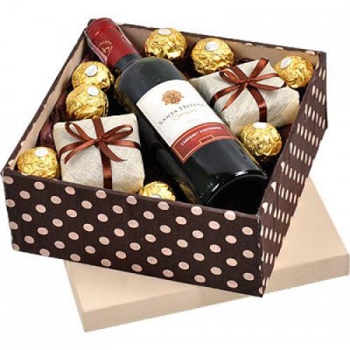 Cesta de Presente de Vinho e Chocolate